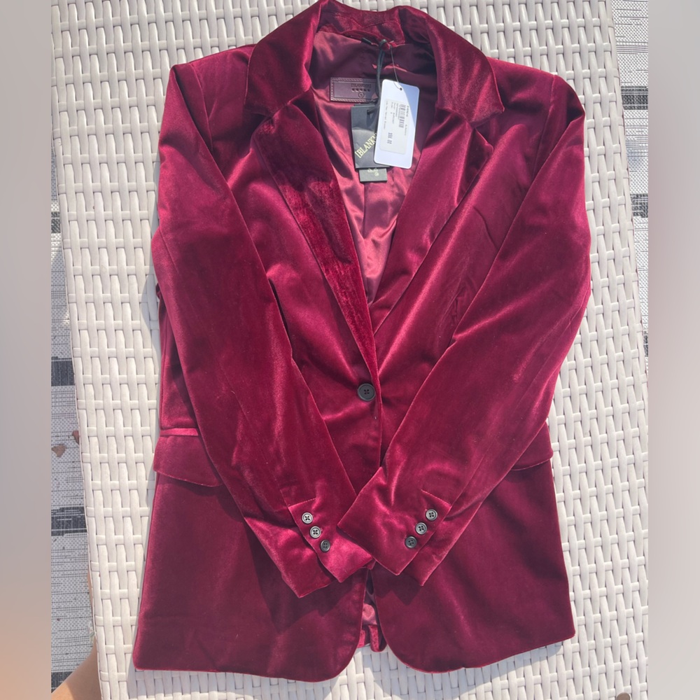 BlankNYC Low Key Velvet Blazer